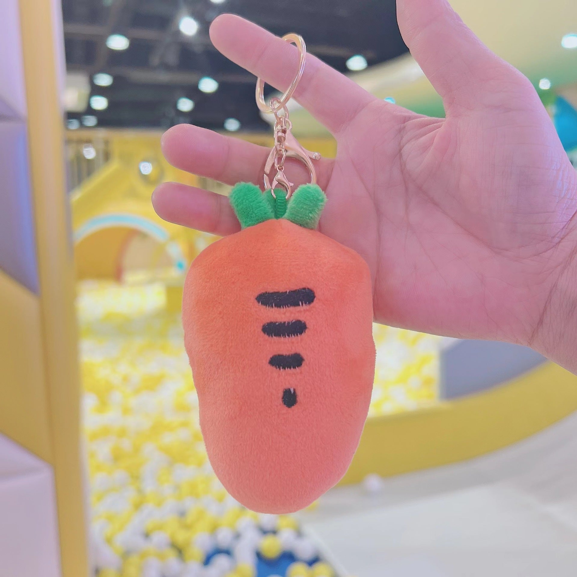 Wholesale Cute cartoon simulation radish pendant fruit and vegetable plush doll bag keychain Doll Doll